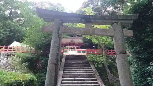 高鴨神社の鳥居