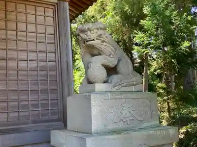 鮑玉白珠比咩命神社の狛犬