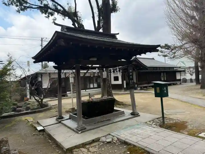 熊野神社の{uncategorized: "未分類", other: "その他", undefined: "問題あり", building: "その他建物", grave: "お墓", sacred_gate: "鳥居", guardian: "狛犬", statue: "像", buddha: "仏像", history: "歴史", nature: "自然", garden: "庭園", animal: "動物", pagoda: "塔", temizu: "手水舎", mountain_gate: "山門・神門", sanctuary: "本殿・本堂", subordinate: "末社・摂社", art: "芸術", scenery: "景色", jizo: "地蔵", ema: "絵馬", goshuin: "御朱印", omikuji: "おみくじ", items: "授与品その他", amulet: "お守り", goshuincho: "御朱印帳", eats: "食事", festival: "お祭り", votive_dance: "神楽", shichigosan: "七五三参", wedding: "結婚式", experience: "体験その他", initially: "初詣", around: "周辺", anti_infection: "感染症対策"}
