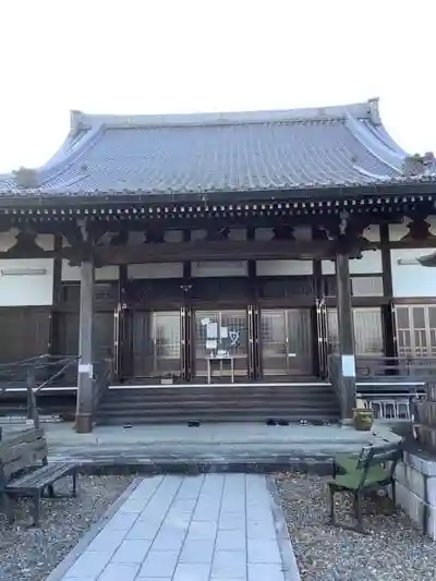 覚成寺の本殿