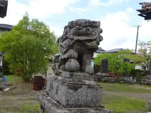 神炊館神社の狛犬