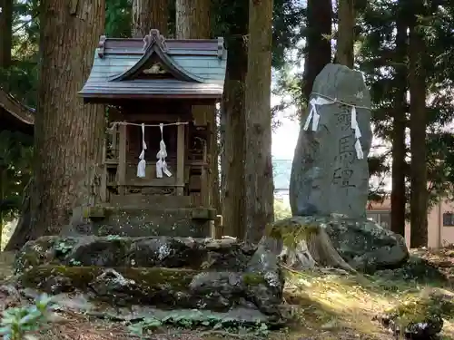 北東本宮小室浅間神社の末社