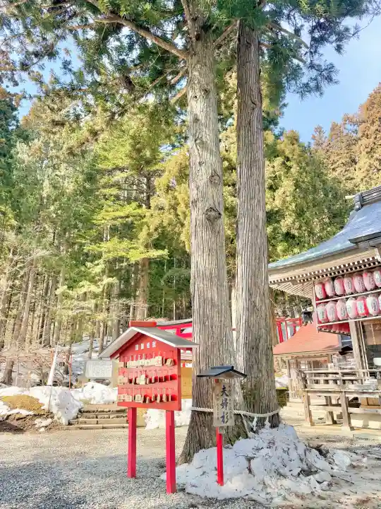 志和稲荷神社の{uncategorized: "未分類", other: "その他", undefined: "問題あり", building: "その他建物", grave: "お墓", sacred_gate: "鳥居", guardian: "狛犬", statue: "像", buddha: "仏像", history: "歴史", nature: "自然", garden: "庭園", animal: "動物", pagoda: "塔", temizu: "手水舎", mountain_gate: "山門・神門", sanctuary: "本殿・本堂", subordinate: "末社・摂社", art: "芸術", scenery: "景色", jizo: "地蔵", ema: "絵馬", goshuin: "御朱印", omikuji: "おみくじ", items: "授与品その他", amulet: "お守り", goshuincho: "御朱印帳", eats: "食事", festival: "お祭り", votive_dance: "神楽", shichigosan: "七五三参", wedding: "結婚式", experience: "体験その他", initially: "初詣", around: "周辺", anti_infection: "感染症対策"}