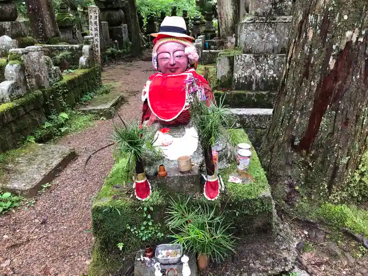 高野山金剛峯寺奥の院(和歌山県)