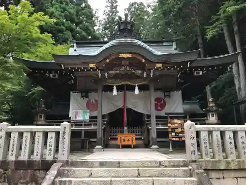 湯泉神社の本殿・本堂