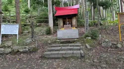 神社（洞爺湖中の島）の本殿・本堂