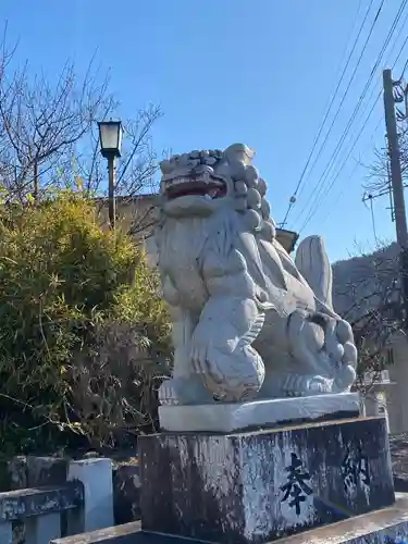 山梨縣護國神社の狛犬