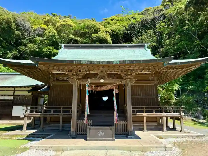 洲崎神社の{uncategorized: "未分類", other: "その他", undefined: "問題あり", building: "その他建物", grave: "お墓", sacred_gate: "鳥居", guardian: "狛犬", statue: "像", buddha: "仏像", history: "歴史", nature: "自然", garden: "庭園", animal: "動物", pagoda: "塔", temizu: "手水舎", mountain_gate: "山門・神門", sanctuary: "本殿・本堂", subordinate: "末社・摂社", art: "芸術", scenery: "景色", jizo: "地蔵", ema: "絵馬", goshuin: "御朱印", omikuji: "おみくじ", items: "授与品その他", amulet: "お守り", goshuincho: "御朱印帳", eats: "食事", festival: "お祭り", votive_dance: "神楽", shichigosan: "七五三参", wedding: "結婚式", experience: "体験その他", initially: "初詣", around: "周辺", anti_infection: "感染症対策"}