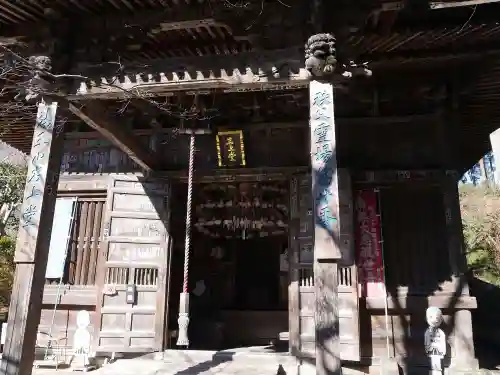 岩之上堂の本殿・本堂