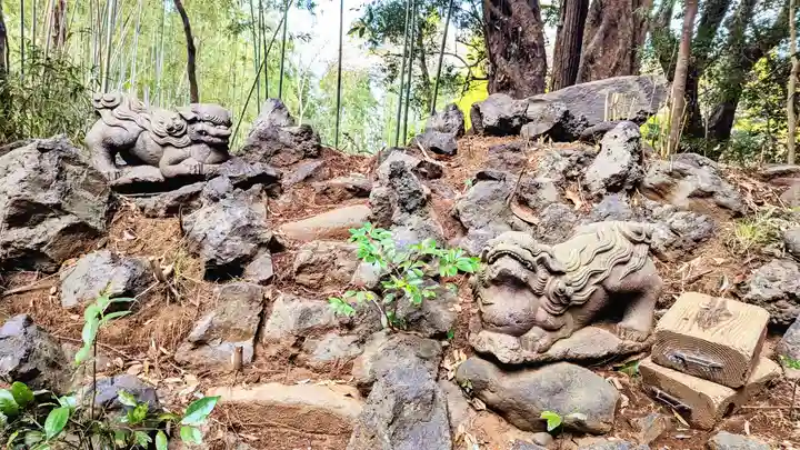 七百餘所神社 の狛犬