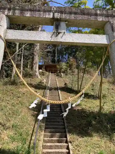 志鳥八幡宮の鳥居