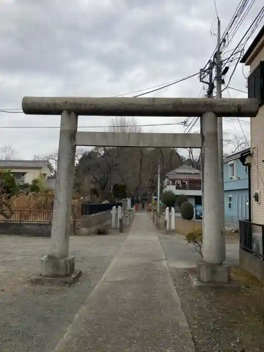 六所神社の{uncategorized: "未分類", other: "その他", undefined: "問題あり", building: "その他建物", grave: "お墓", sacred_gate: "鳥居", guardian: "狛犬", statue: "像", buddha: "仏像", history: "歴史", nature: "自然", garden: "庭園", animal: "動物", pagoda: "塔", temizu: "手水舎", mountain_gate: "山門・神門", sanctuary: "本殿・本堂", subordinate: "末社・摂社", art: "芸術", scenery: "景色", jizo: "地蔵", ema: "絵馬", goshuin: "御朱印", omikuji: "おみくじ", items: "授与品その他", amulet: "お守り", goshuincho: "御朱印帳", eats: "食事", festival: "お祭り", votive_dance: "神楽", shichigosan: "七五三参", wedding: "結婚式", experience: "体験その他", initially: "初詣", around: "周辺", anti_infection: "感染症対策"}