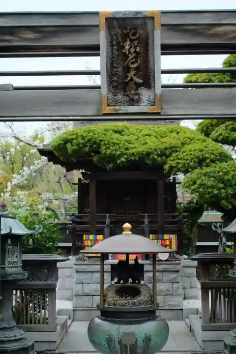 深川開運出世稲荷の{uncategorized: "未分類", other: "その他", undefined: "問題あり", building: "その他建物", grave: "お墓", sacred_gate: "鳥居", guardian: "狛犬", statue: "像", buddha: "仏像", history: "歴史", nature: "自然", garden: "庭園", animal: "動物", pagoda: "塔", temizu: "手水舎", mountain_gate: "山門・神門", sanctuary: "本殿・本堂", subordinate: "末社・摂社", art: "芸術", scenery: "景色", jizo: "地蔵", ema: "絵馬", goshuin: "御朱印", omikuji: "おみくじ", items: "授与品その他", amulet: "お守り", goshuincho: "御朱印帳", eats: "食事", festival: "お祭り", votive_dance: "神楽", shichigosan: "七五三参", wedding: "結婚式", experience: "体験その他", initially: "初詣", around: "周辺", anti_infection: "感染症対策"}