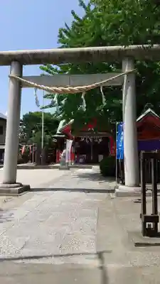 葛飾氷川神社の鳥居
