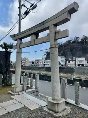塩釜神社（鹽竈神社）の{uncategorized: "未分類", other: "その他", undefined: "問題あり", building: "その他建物", grave: "お墓", sacred_gate: "鳥居", guardian: "狛犬", statue: "像", buddha: "仏像", history: "歴史", nature: "自然", garden: "庭園", animal: "動物", pagoda: "塔", temizu: "手水舎", mountain_gate: "山門・神門", sanctuary: "本殿・本堂", subordinate: "末社・摂社", art: "芸術", scenery: "景色", jizo: "地蔵", ema: "絵馬", goshuin: "御朱印", omikuji: "おみくじ", items: "授与品その他", amulet: "お守り", goshuincho: "御朱印帳", eats: "食事", festival: "お祭り", votive_dance: "神楽", shichigosan: "七五三参", wedding: "結婚式", experience: "体験その他", initially: "初詣", around: "周辺", anti_infection: "感染症対策"}