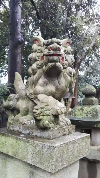 八幡春日神社の狛犬