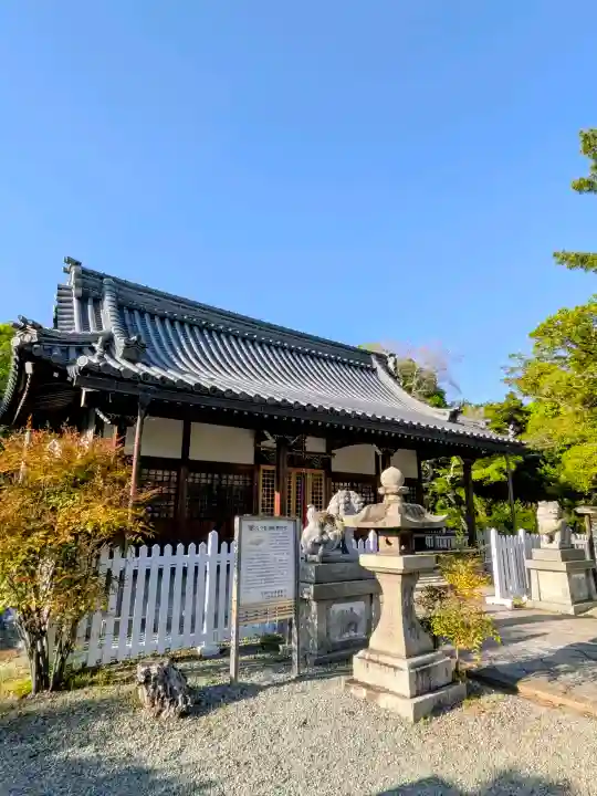久々知須佐男神社の{uncategorized: "未分類", other: "その他", undefined: "問題あり", building: "その他建物", grave: "お墓", sacred_gate: "鳥居", guardian: "狛犬", statue: "像", buddha: "仏像", history: "歴史", nature: "自然", garden: "庭園", animal: "動物", pagoda: "塔", temizu: "手水舎", mountain_gate: "山門・神門", sanctuary: "本殿・本堂", subordinate: "末社・摂社", art: "芸術", scenery: "景色", jizo: "地蔵", ema: "絵馬", goshuin: "御朱印", omikuji: "おみくじ", items: "授与品その他", amulet: "お守り", goshuincho: "御朱印帳", eats: "食事", festival: "お祭り", votive_dance: "神楽", shichigosan: "七五三参", wedding: "結婚式", experience: "体験その他", initially: "初詣", around: "周辺", anti_infection: "感染症対策"}