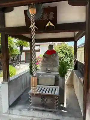 傳長寺（伝長寺）の{uncategorized: "未分類", other: "その他", undefined: "問題あり", building: "その他建物", grave: "お墓", sacred_gate: "鳥居", guardian: "狛犬", statue: "像", buddha: "仏像", history: "歴史", nature: "自然", garden: "庭園", animal: "動物", pagoda: "塔", temizu: "手水舎", mountain_gate: "山門・神門", sanctuary: "本殿・本堂", subordinate: "末社・摂社", art: "芸術", scenery: "景色", jizo: "地蔵", ema: "絵馬", goshuin: "御朱印", omikuji: "おみくじ", items: "授与品その他", amulet: "お守り", goshuincho: "御朱印帳", eats: "食事", festival: "お祭り", votive_dance: "神楽", shichigosan: "七五三参", wedding: "結婚式", experience: "体験その他", initially: "初詣", around: "周辺", anti_infection: "感染症対策"}