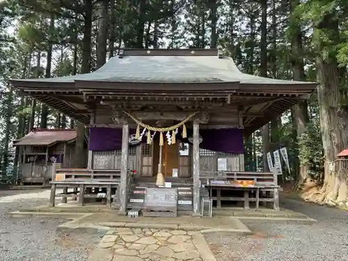 坪沼八幡神社の本殿・本堂