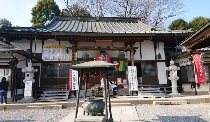 寺岡山元三大師の本殿・本堂