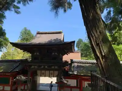 石上神宮の山門・神門