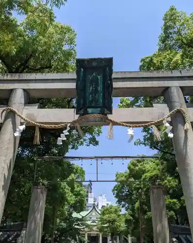 難波八阪神社の鳥居