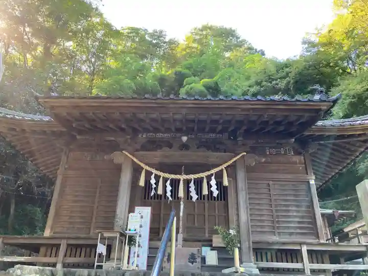 高尾山麓氷川神社の本殿・本堂