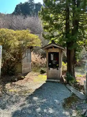 桐ノ木谷薬師堂の{uncategorized: "未分類", other: "その他", undefined: "問題あり", building: "その他建物", grave: "お墓", sacred_gate: "鳥居", guardian: "狛犬", statue: "像", buddha: "仏像", history: "歴史", nature: "自然", garden: "庭園", animal: "動物", pagoda: "塔", temizu: "手水舎", mountain_gate: "山門・神門", sanctuary: "本殿・本堂", subordinate: "末社・摂社", art: "芸術", scenery: "景色", jizo: "地蔵", ema: "絵馬", goshuin: "御朱印", omikuji: "おみくじ", items: "授与品その他", amulet: "お守り", goshuincho: "御朱印帳", eats: "食事", festival: "お祭り", votive_dance: "神楽", shichigosan: "七五三参", wedding: "結婚式", experience: "体験その他", initially: "初詣", around: "周辺", anti_infection: "感染症対策"}
