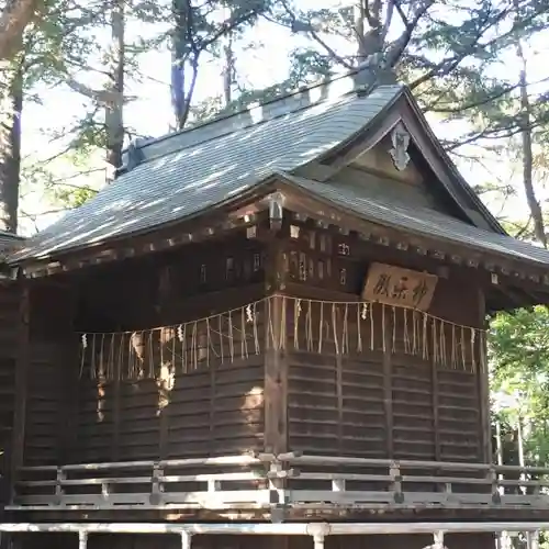 飯香岡八幡宮の本殿