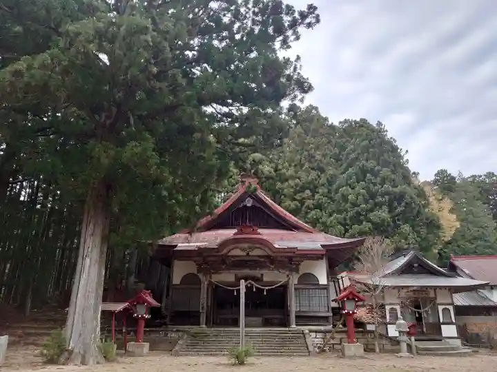 秋葉寺の本殿・本堂