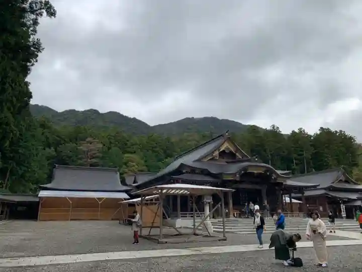 彌彦神社の本殿・本堂