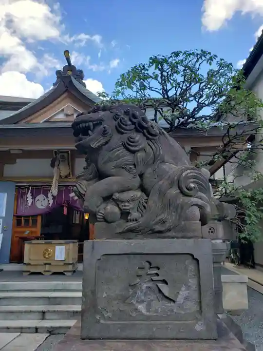 穏田神社の狛犬