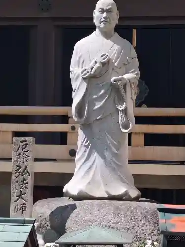 太融寺の{uncategorized: "未分類", other: "その他", undefined: "問題あり", building: "その他建物", grave: "お墓", sacred_gate: "鳥居", guardian: "狛犬", statue: "像", buddha: "仏像", history: "歴史", nature: "自然", garden: "庭園", animal: "動物", pagoda: "塔", temizu: "手水舎", mountain_gate: "山門・神門", sanctuary: "本殿・本堂", subordinate: "末社・摂社", art: "芸術", scenery: "景色", jizo: "地蔵", ema: "絵馬", goshuin: "御朱印", omikuji: "おみくじ", items: "授与品その他", amulet: "お守り", goshuincho: "御朱印帳", eats: "食事", festival: "お祭り", votive_dance: "神楽", shichigosan: "七五三参", wedding: "結婚式", experience: "体験その他", initially: "初詣", around: "周辺", anti_infection: "感染症対策"}