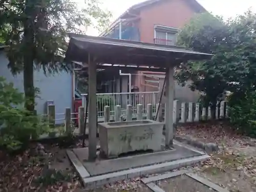 神明社（千秋町一色）の手水舎