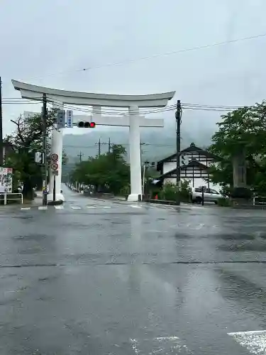宝登山神社の{uncategorized: "未分類", other: "その他", undefined: "問題あり", building: "その他建物", grave: "お墓", sacred_gate: "鳥居", guardian: "狛犬", statue: "像", buddha: "仏像", history: "歴史", nature: "自然", garden: "庭園", animal: "動物", pagoda: "塔", temizu: "手水舎", mountain_gate: "山門・神門", sanctuary: "本殿・本堂", subordinate: "末社・摂社", art: "芸術", scenery: "景色", jizo: "地蔵", ema: "絵馬", goshuin: "御朱印", omikuji: "おみくじ", items: "授与品その他", amulet: "お守り", goshuincho: "御朱印帳", eats: "食事", festival: "お祭り", votive_dance: "神楽", shichigosan: "七五三参", wedding: "結婚式", experience: "体験その他", initially: "初詣", around: "周辺", anti_infection: "感染症対策"}