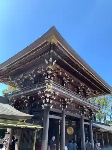 寒川神社の山門・神門