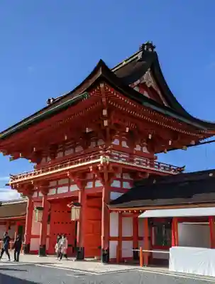 伏見稲荷大社の山門・神門