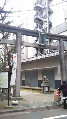 銀杏岡八幡神社の鳥居