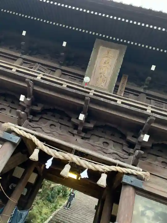 高津柿本神社の山門・神門