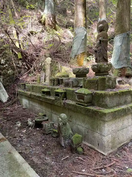出流山満願寺奥之院(栃木県)