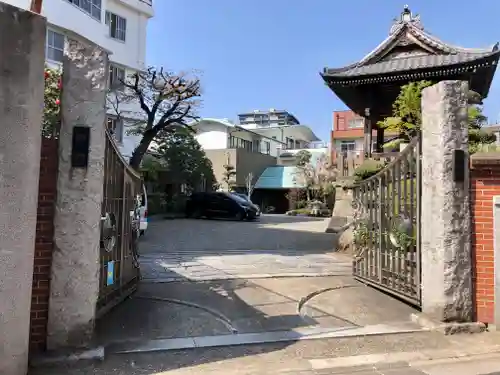 勝専寺の山門・神門