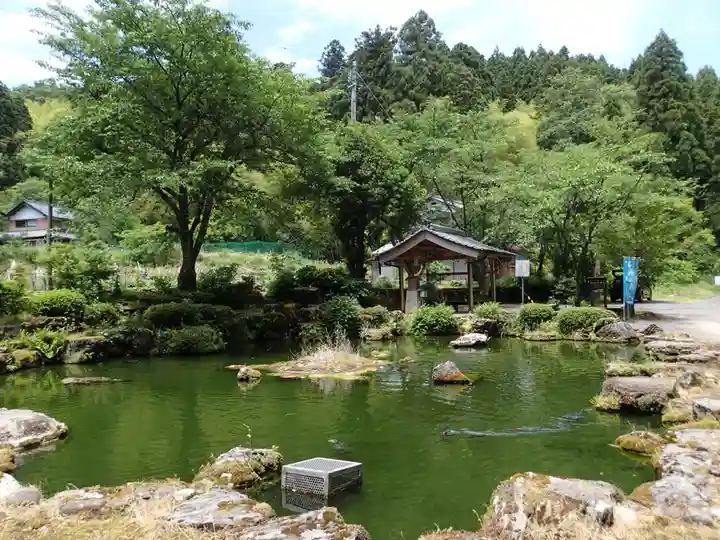 大虫神社の庭園