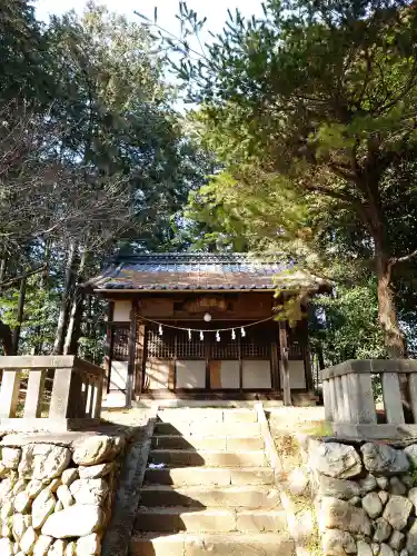 雷電神社の{uncategorized: "未分類", other: "その他", undefined: "問題あり", building: "その他建物", grave: "お墓", sacred_gate: "鳥居", guardian: "狛犬", statue: "像", buddha: "仏像", history: "歴史", nature: "自然", garden: "庭園", animal: "動物", pagoda: "塔", temizu: "手水舎", mountain_gate: "山門・神門", sanctuary: "本殿・本堂", subordinate: "末社・摂社", art: "芸術", scenery: "景色", jizo: "地蔵", ema: "絵馬", goshuin: "御朱印", omikuji: "おみくじ", items: "授与品その他", amulet: "お守り", goshuincho: "御朱印帳", eats: "食事", festival: "お祭り", votive_dance: "神楽", shichigosan: "七五三参", wedding: "結婚式", experience: "体験その他", initially: "初詣", around: "周辺", anti_infection: "感染症対策"}