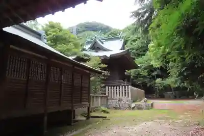 初﨑神社の本殿・本堂