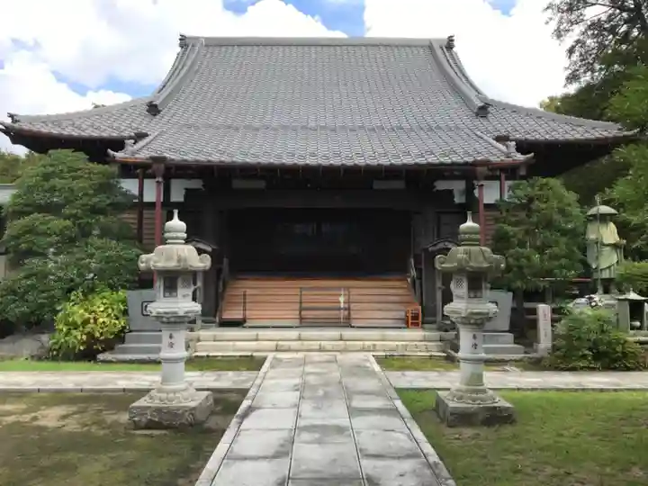 薬王寺の本殿・本堂