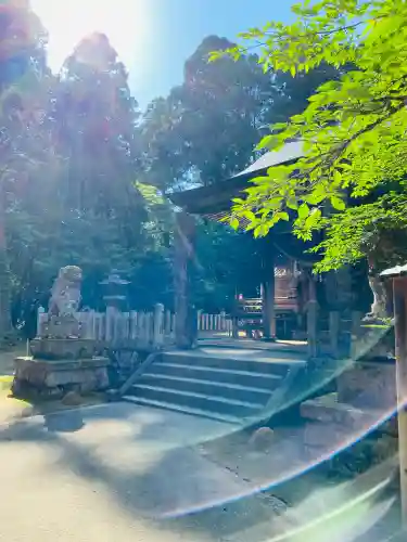 粟鹿神社の{uncategorized: "未分類", other: "その他", undefined: "問題あり", building: "その他建物", grave: "お墓", sacred_gate: "鳥居", guardian: "狛犬", statue: "像", buddha: "仏像", history: "歴史", nature: "自然", garden: "庭園", animal: "動物", pagoda: "塔", temizu: "手水舎", mountain_gate: "山門・神門", sanctuary: "本殿・本堂", subordinate: "末社・摂社", art: "芸術", scenery: "景色", jizo: "地蔵", ema: "絵馬", goshuin: "御朱印", omikuji: "おみくじ", items: "授与品その他", amulet: "お守り", goshuincho: "御朱印帳", eats: "食事", festival: "お祭り", votive_dance: "神楽", shichigosan: "七五三参", wedding: "結婚式", experience: "体験その他", initially: "初詣", around: "周辺", anti_infection: "感染症対策"}