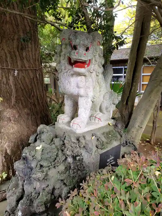 厳嶋神社の狛犬