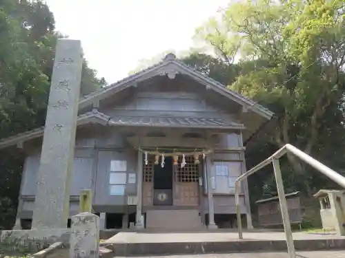 楯崎神社の本殿