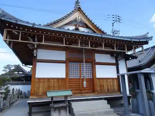 自性院常楽寺の本殿