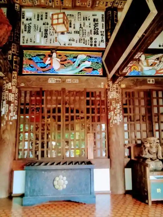 星谷寺の本殿・本堂